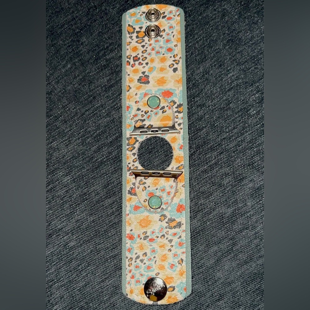 Luxe Colore leopard cuff leather Apple Watch band size medium
